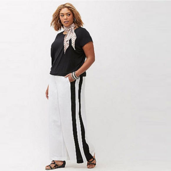 Lane Bryant Pants - Lane Bryant Wide Leg Lined Blend Pants 22/24 NWOT